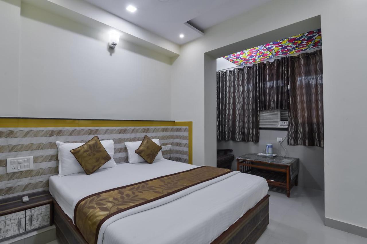 Hotel Aroma- Dadar Mumbai Exterior photo